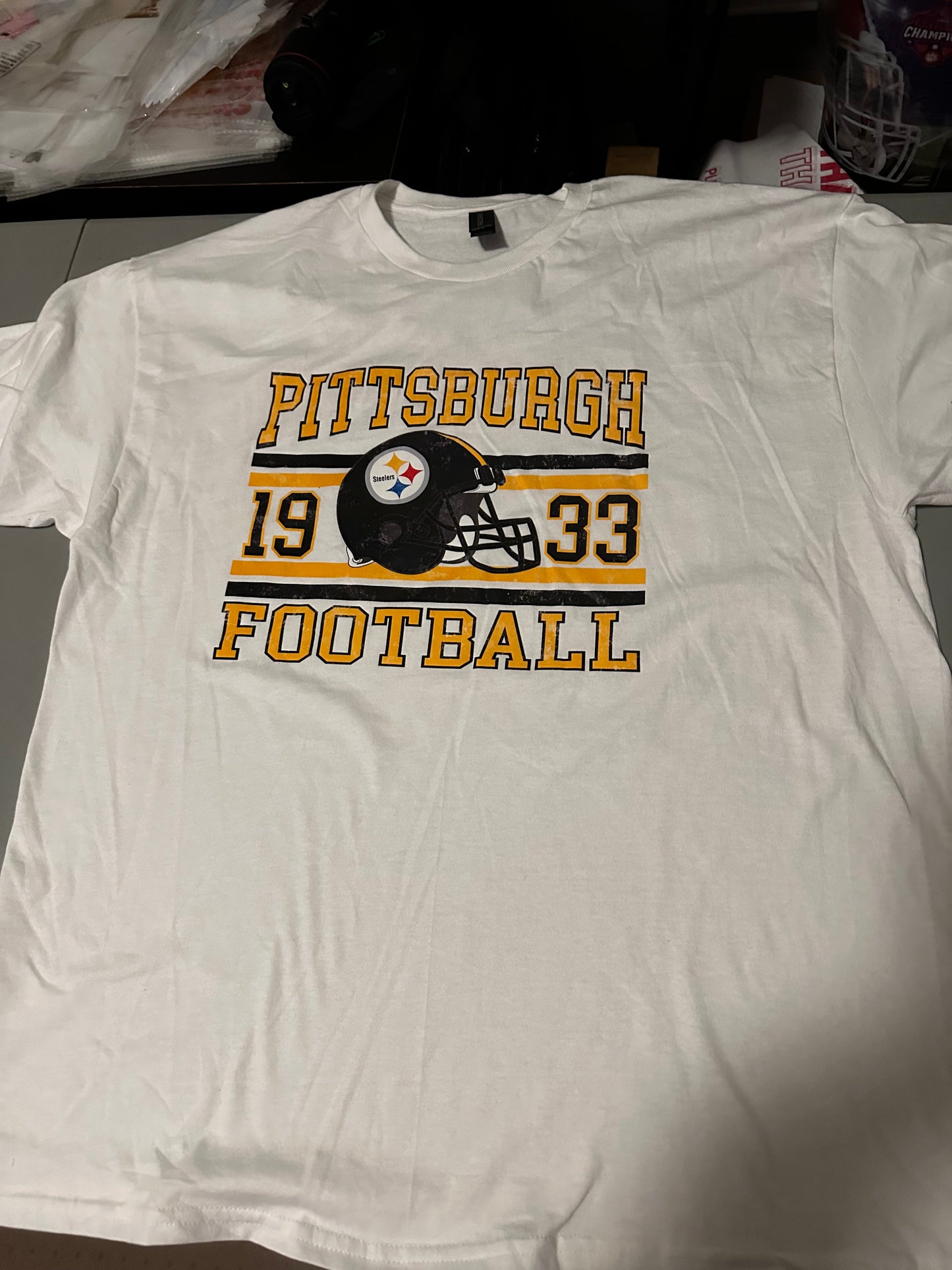 Medium White Pittsburgh